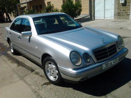 Mercedes-Benz E