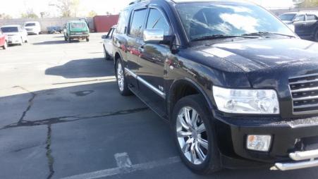 Infiniti QX56