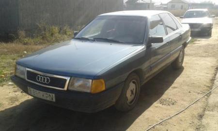 Audi 100