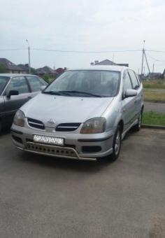 Nissan Almera Tino