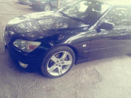 Lexus IS 200