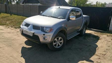 Mitsubishi L-200