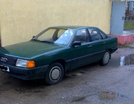 Audi 100