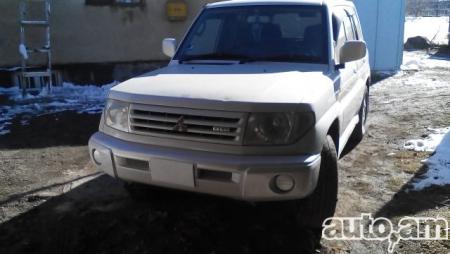 Mitsubishi Pajero IO