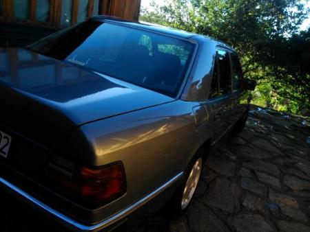 Mercedes-Benz E