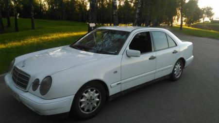 Mercedes-Benz E