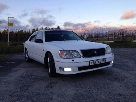 Lexus LS 400