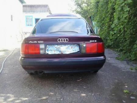 Audi 100