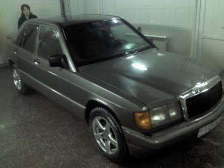 Mercedes-Benz 190