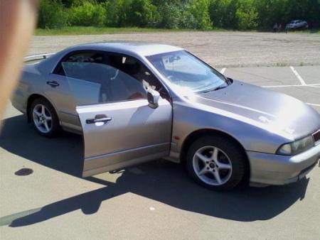 Mitsubishi Diamante
