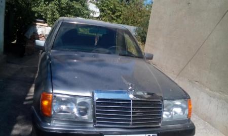 Mercedes-Benz E
