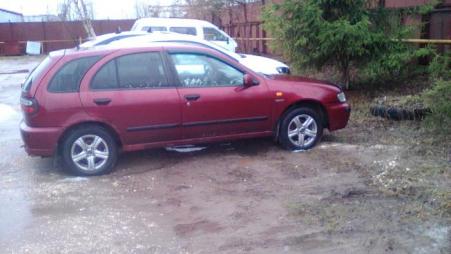 Nissan Almera