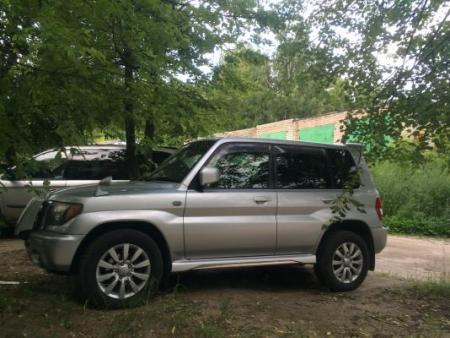 Mitsubishi Pajero IO