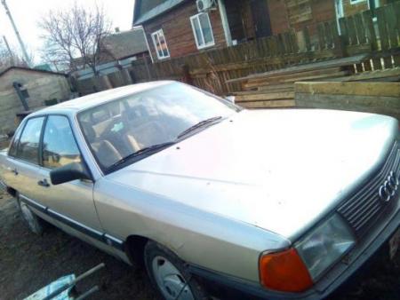 Audi 100