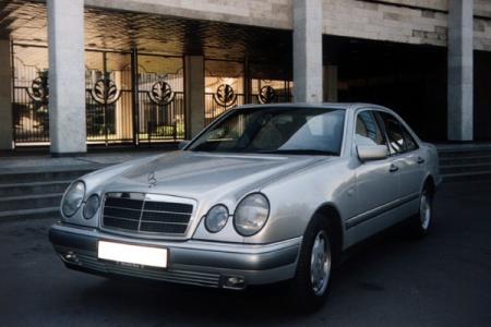 Mercedes-Benz E