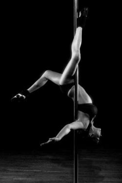 Pole dance в школе танцев E-Study-On!