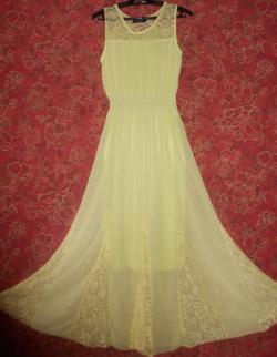 Платье ждет свою хозяйку!