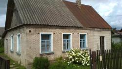 Кирпичный дом с участком