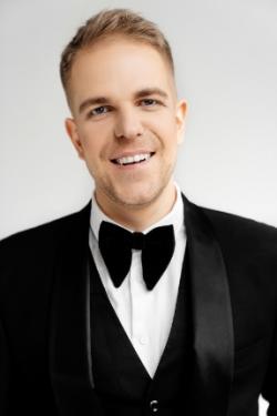 Ведущий мероприятий Вячеслав Матюхин