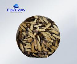 kорни и корневища солодки, резанные мелкими кусочками.