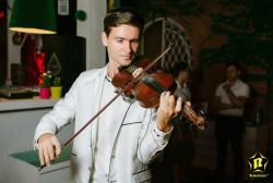 Скрипач и dj