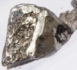 Покупаем Лантан и его соединения,лантан металлический, лантана нитрат