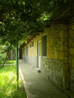 Продам домовладение пгт.Черноморское Крым