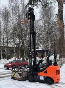 Погрузчик газ-бензин Doosan g20sc с высокой мачтой Погрузчик газ-бензин Doosan g20sc с высокой мачтой