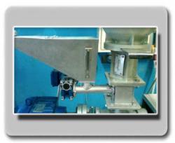 Шнековый дозатор красителя для экструдера