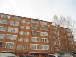 Продам 4-комнатную в Октябрьском районен
