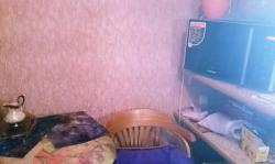 сдаю комн. 8 м2 в кв-ре с хоз. Стройгородок. 1 поряд. дев, жен - одна в комн.
