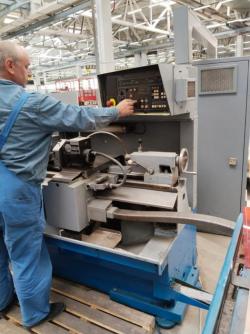 EEN-320 токарный станок с ЧПУ Hunor