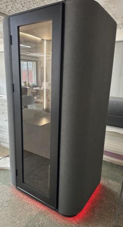 Тишина на работе: акустические кабинки SitUp для максимальной продуктивности Тишина на работе: акустические кабинки SitUp для максимальной продуктивности