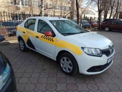 Водитель такси на наших машинах