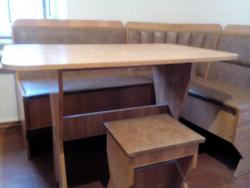 Продам кухонный уголок (коричневый)