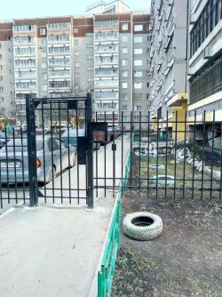 Продаётся 3-х комнатная квартира. СТАРЫХ БОЛЬШЕВИКОВ 50