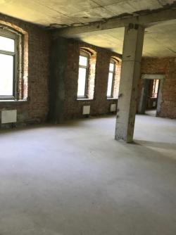 Здание рядом с Серебряным Бором