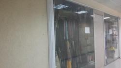 Предлагаем площадь в аренду под   различные виды товаров и услуг . 6 кв.м