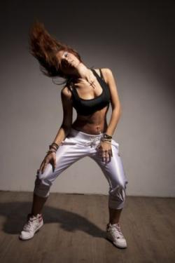 Окунитесь в мир зажигательного Dancehalla со школой танцев E-Study-On! Окунитесь в мир зажигательного Dancehalla со школой танцев E-Study-On!