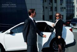 Заказ трансфера в аэропорт, такси межгород, аренда легкового автомобиля с водителем