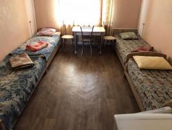 Требуются специалисты и разнорабочие. Проживание.