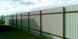 Забор из профлиста. Забор из профлиста.