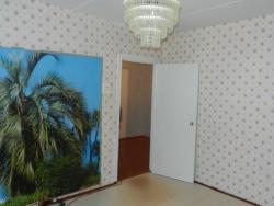 продаю двух комнатную квартиру в г. Яровом