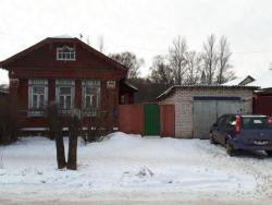 Продам дом с земельным участком и кирпичным гаражом