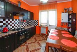 продается хороший дом с ремонтом в центре Яблоновского