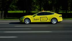 Водитель Яндекс.Такси'