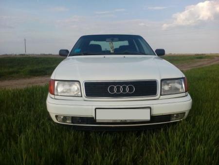 Audi 100